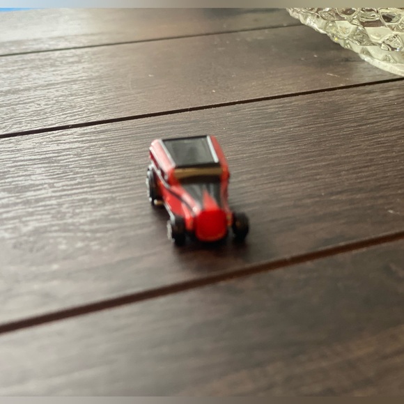 Vintage Micro Machines Ford ‘32 Chopped Custom Insides w/mini Black & Red 1989 - Picture 10 of 11